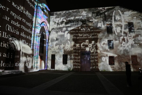 Mapping architectural et sonore -Église des Célestins, Avignon / ©Nadia L - ISTS