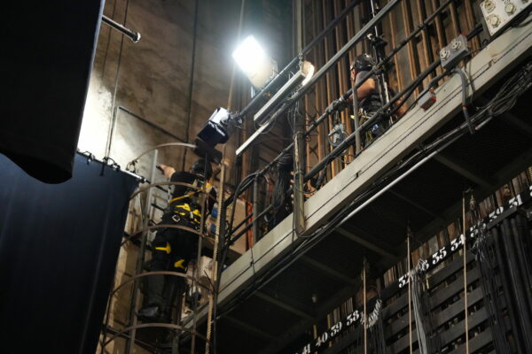 Travail en hauteur au Théâtre de Nîmes / ©Nadia L - ISTS