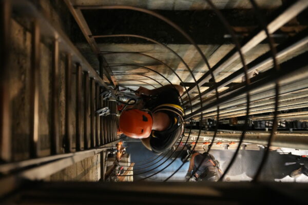 Travail en hauteur au Théâtre de Nîmes / ©Nadia L - ISTS