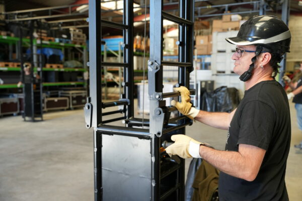 Technicien compétent pour l’inspection en exploitation des structures provisoires et démontables / ©Nadia L - ISTS