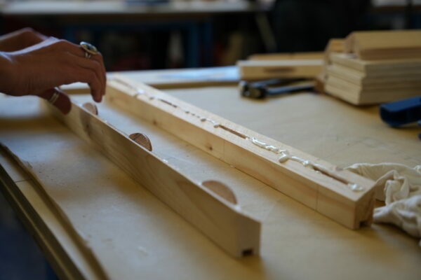 Assemblage de tasseaux, pieds de meubles avec lamelles