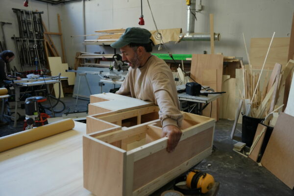 Escalier réalisé avec plusieurs techniques d’assemblage