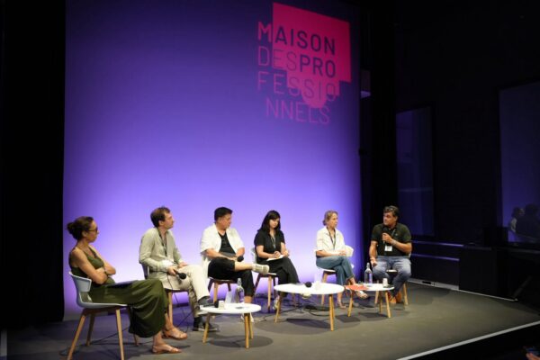 Table ronde à l'atelier théâtre de l'ISTS
